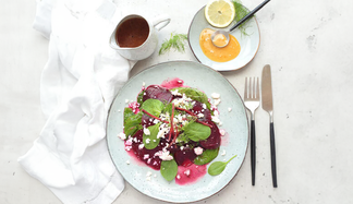 Rode bietensalade met feta, citroen en Mãnuka honing