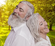 oud stel met grijs haar oud stel met grijs haar