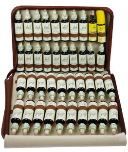 Bach Bloesem Set 20ml in Luxe Lederen Map 40ST Bach Bloesem Set 20ml in Luxe Lederen Map 40ST