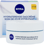 Nivea Essentials Hydraterende Dagcrème SPF 30 1STNivea Essentials Hydraterende Dagcrème SPF 30 verpakking plus pot
